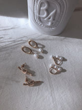 TIE THE KNOT EARRING (1723171110947)